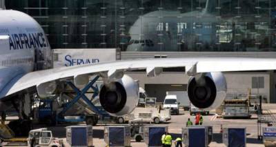 Αγόρι 8 ετών κρατείται στο αεροδρόμιο του Παρισιού εδώ και μία εβδομάδα