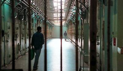 &Alpha;&delta;&iota;&alpha;&chi;ώ&rho;&eta;&tau;&omicron; &sigma;&tau;&iota;&sigmaf; &phi;&upsilon;&lambda;&alpha;&kappa;έ&sigmaf; - &Kappa;&rho;&alpha;&tau;&omicron;ύ&nu;&tau;&alpha;&iota; 12.900 ά&tau;&omicron;&mu;&alpha;