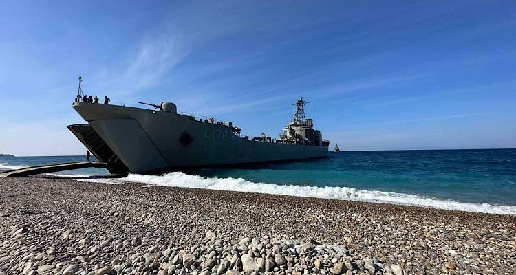&Tau;&omicron; &Pi;&omicron;&lambda;&epsilon;&mu;&iota;&kappa;ό &Nu;&alpha;&upsilon;&tau;&iota;&kappa;ό &alpha;&sigma;&kappa;&epsilon;ί&tau;&alpha;&iota; &sigma;&epsilon; &alpha;&pi;&omicron;&beta;&alpha;&tau;&iota;&kappa;ά &sigma;&epsilon;&nu;ά&rho;&iota;&alpha; &sigma;&tau;&omicron; &Alpha;&iota;&gamma;&alpha;ί&omicron;