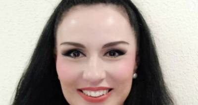 &Mu;&alpha;&nu;&tau;ώ &Gamma;&alpha;&rho;&omicron;&phi;&alpha;&lambda;&lambda;ί&delta;&omicron;&upsilon;-&Pi;&alpha;&pi;&omicron;ύ&lambda;&kappa;&alpha;: &Alpha;&pi;&omicron;&lambda;&omicron;&gamma;&iota;&sigma;&mu;ό&sigmaf; &mu;&epsilon; &epsilon;&upsilon;&chi;&alpha;&rho;&iota;&sigma;&tau;ί&epsilon;&sigmaf; &kappa;&alpha;&iota; &alpha;&iota;&chi;&mu;έ&sigmaf;