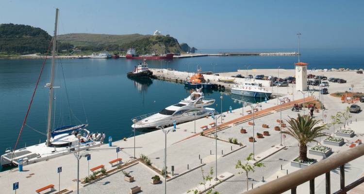 &Phi;&omega;&tau;&omicron;&gamma;&rho;&alpha;&phi;ί&alpha;: lemnoshotel