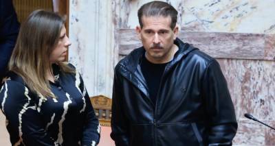 &Delta;&iota;&alpha;&mu;&alpha;&nu;&tau;ή&sigmaf; &Kappa;&alpha;&rho;&alpha;&nu;&alpha;&sigma;&tau;ά&sigma;&eta;&sigmaf;: &Pi;&alpha;&rho;&alpha;&iota;&tau;ή&theta;&eta;&kappa;&epsilon; &alpha;&pi;ό &beta;&omicron;&upsilon;&lambda;&epsilon;&upsilon;&tau;ή&sigmaf; &mu;&epsilon; &alpha;&nu;ά&rho;&tau;&eta;&sigma;&eta; &sigma;&tau;&omicron; Facebook - &laquo;&Epsilon;&pi;&iota;&sigma;&tau;&rho;έ&phi;&omega; &sigma;&tau;&omicron;&nu; &Pi;&omicron;&lambda;&iota;&tau;&iota;&sigma;&mu;ό&raquo;