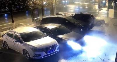 H στιγμή που αυτοκίνητο απογειώνεται και... παρκάρει - Δείτε το βίντεο