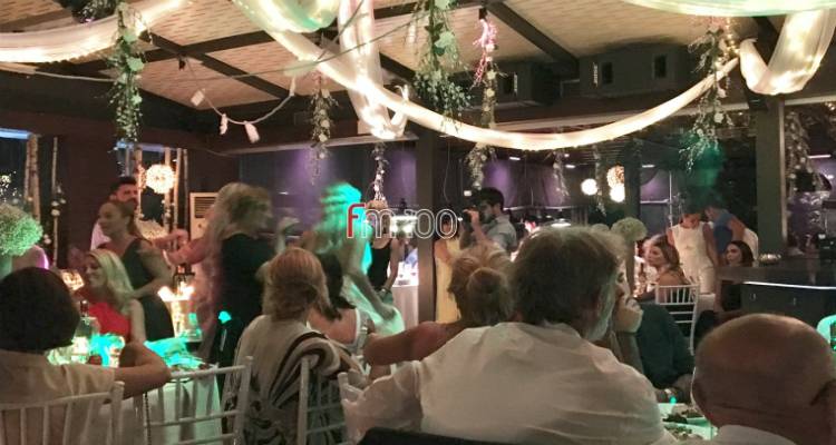 &Phi;&omega;&tau;&omicron;&gamma;&rho;&alpha;&phi;ί&epsilon;&sigmaf; &alpha;&pi;ό &tau;&omicron; &gamma;&alpha;&mu;ή&lambda;&iota;&omicron; &pi;ά&rho;&tau;&iota; &tau;&omicron;&upsilon; &Gamma;&iota;ά&nu;&nu;&eta; &Beta;&alpha;&rho;&delta;ή &kappa;&alpha;&iota; &tau;&eta;&sigmaf; &Nu;&alpha;&tau;ά&sigma;&alpha;&sigmaf; &Sigma;&kappa;&alpha;&phi;&iota;&delta;ά &sigma;&tau;&eta; &Lambda;ή&mu;&nu;&omicron;