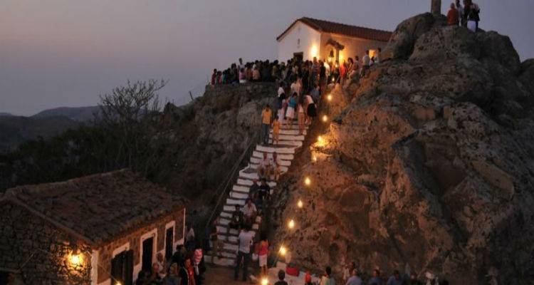 &Alpha;&nu;ά&beta;&alpha;&sigma;&eta; &sigma;ή&mu;&epsilon;&rho;&alpha; &gamma;&iota;&alpha; &chi;ά&rho;&eta; &tau;&rsquo; &Alpha;ϊ &Lambda;&iota;&alpha; (photos)