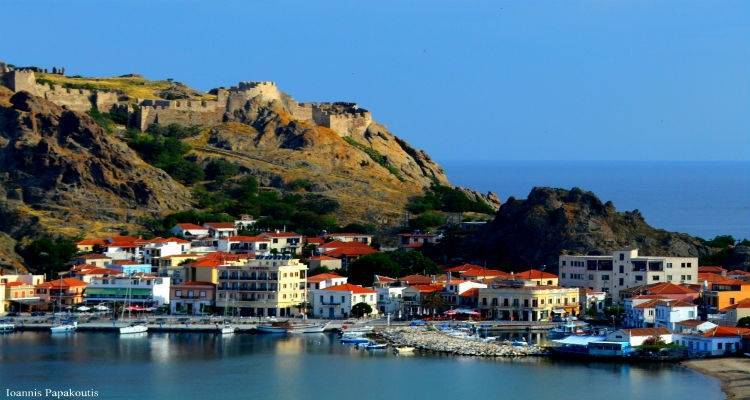 452 € κρυμμένα σε παλιό ψυγείο ανακάλυψαν στη Μύρινα υπάλληλοι καταστήματος ηλεκτρικών ειδών