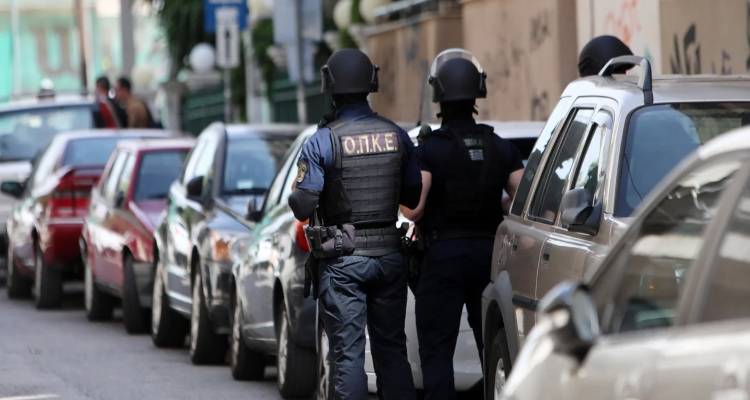 &Tau;&iota; &alpha;&pi;&omicron;&kappa;&alpha;&lambda;ύ&pi;&tau;&omicron;&upsilon;&nu; &omicron;&iota; &chi;&epsilon;&iota;&rho;ό&gamma;&rho;&alpha;&phi;&epsilon;&sigmaf; &sigma;&eta;&mu;&epsilon;&iota;ώ&sigma;&epsilon;&iota;&sigmaf; &tau;&omega;&nu; &Tau;&omicron;ύ&rho;&kappa;&omega;&nu; &mu;&alpha;&phi;&iota;ό&zeta;&omega;&nu; &pi;&omicron;&upsilon; &zeta;&omicron;ύ&sigma;&alpha;&nu; &chi;&lambda;&iota;&delta;ά&tau;&eta; &zeta;&omega;ή &sigma;&tau;&eta;&nu; &Epsilon;&lambda;&lambda;ά&delta;&alpha;