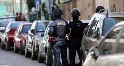&Tau;&iota; &alpha;&pi;&omicron;&kappa;&alpha;&lambda;ύ&pi;&tau;&omicron;&upsilon;&nu; &omicron;&iota; &chi;&epsilon;&iota;&rho;ό&gamma;&rho;&alpha;&phi;&epsilon;&sigmaf; &sigma;&eta;&mu;&epsilon;&iota;ώ&sigma;&epsilon;&iota;&sigmaf; &tau;&omega;&nu; &Tau;&omicron;ύ&rho;&kappa;&omega;&nu; &mu;&alpha;&phi;&iota;ό&zeta;&omega;&nu; &pi;&omicron;&upsilon; &zeta;&omicron;ύ&sigma;&alpha;&nu; &chi;&lambda;&iota;&delta;ά&tau;&eta; &zeta;&omega;ή &sigma;&tau;&eta;&nu; &Epsilon;&lambda;&lambda;ά&delta;&alpha;