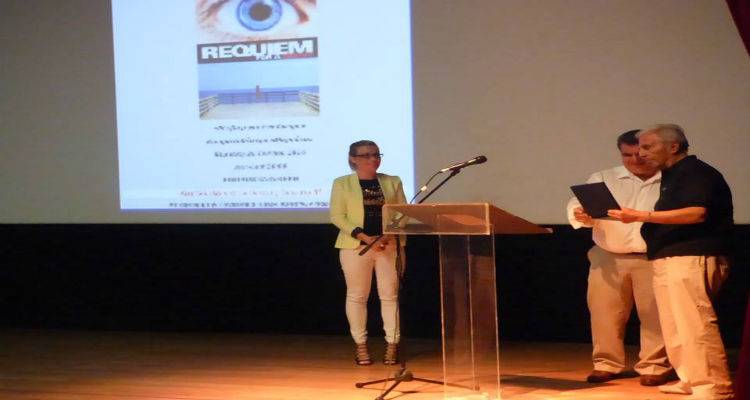 &Kappa;έ&nu;&tau;&rho;&omicron; &pi;&rho;ό&lambda;&eta;&psi;&eta;&sigmaf; &laquo;&Pi;&omicron;&lambda;&iota;ό&chi;&nu;&eta;&raquo;: 10 &chi;&rho;ό&nu;&iota;&alpha; &mu;&alpha;&zeta;ί | &Tau;&iota;&mu;ή&theta;&eta;&kappa;&epsilon; &omicron; &Theta;&epsilon;ό&delta;&omega;&rho;&omicron;&sigmaf; &Mu;&pi;&alpha;&beta;έ&alpha;&sigmaf; (photos)