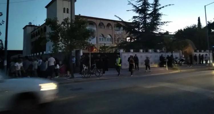 &Mu;&eta;&tau;&rho;&omicron;&pi;&omicron;&lambda;ί&tau;&eta;&sigmaf; &laquo;&tau;&rho;&omicron;&lambda;ά&rho;&epsilon;&iota;&raquo; &alpha;&nu;&tau;&iota;&epsilon;&mu;&beta;&omicron;&lambda;&iota;&alpha;&sigma;&tau;έ&sigmaf;: Έ&beta;&gamma;&alpha;&lambda;&epsilon; &alpha;&nu;&alpha;&kappa;&omicron;ί&nu;&omega;&sigma;&eta; &gamma;&iota;&alpha; &laquo;&pi;&alpha;&nu;&epsilon;&lambda;&lambda;&alpha;&delta;&iota;&kappa;ή &sigma;&upsilon;&gamma;&kappa;έ&nu;&tau;&rho;&omega;&sigma;&eta;&raquo;... 48 &alpha;&tau;ό&mu;&omega;&nu; &kappa;&alpha;&iota; &tau;&omicron;&upsilon;&sigmaf; &kappa;έ&rho;&alpha;&sigma;&epsilon; &sigma;&omicron;&kappa;&omicron;&lambda;&alpha;&tau;ά&kappa;&iota;&alpha;!