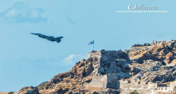 &Lambda;ή&mu;&nu;&omicron;&sigmaf;: Ό&tau;&alpha;&nu; &omicron; &Lambda;&eta;&mu;&nu;&iota;ό&sigmaf; &Lambda;&omicron;&upsilon;&kappa;ά&sigmaf; &Theta;&epsilon;&omicron;&chi;&alpha;&rho;ό&pi;&omicron;&upsilon;&lambda;&omicron;&sigmaf; έ&kappa;&alpha;&nu;&epsilon; &tau;&alpha; &beta;&lambda;έ&mu;&mu;&alpha;&tau;&alpha; ό&lambda;&omega;&nu; &nu;&alpha; &sigma;&tau;&rho;&alpha;&phi;&omicron;ύ&nu; &sigma;&tau;&omicron;&nu; &omicron;&upsilon;&rho;&alpha;&nu;ό (photos+video)