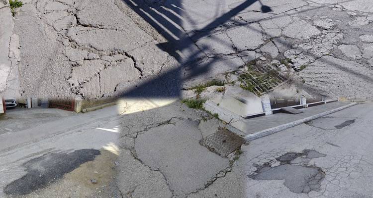 Λήμνος: Στους δρόμους αυτού του τόπου πρέπει να κοιτάς που πατάς… (video)