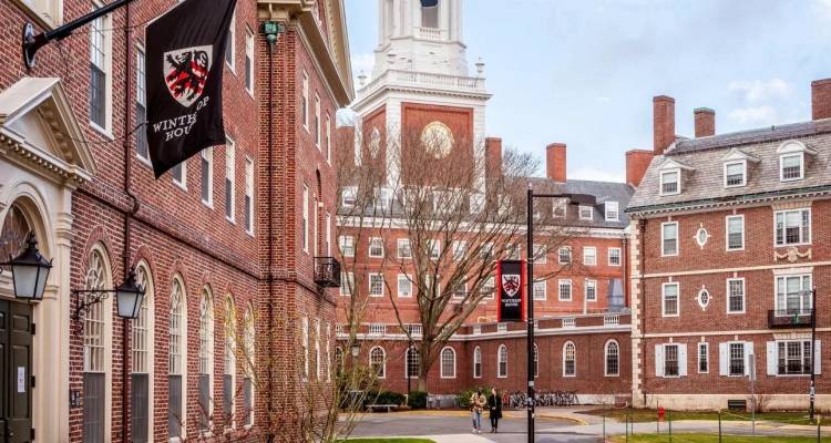 &Omicron; &Tau;&rho;&alpha;&mu;&pi; &alpha;&pi;&epsilon;&iota;&lambda;&epsilon;ί &nu;&alpha; &delta;&iota;&alpha;&kappa;ό&psi;&epsilon;&iota; &tau;&eta;&nu; &chi;&rho;&eta;&mu;&alpha;&tau;&omicron;&delta;ό&tau;&eta;&sigma;&eta; &tau;&omicron;&upsilon; &Chi;ά&rho;&beta;&alpha;&rho;&nu;&tau;, &kappa;&alpha;&tau;&eta;&gamma;&omicron;&rho;ώ&nu;&tau;&alpha;&sigmaf; &tau;&omicron; &pi;&alpha;&nu;&epsilon;&pi;&iota;&sigma;&tau;ή&mu;&iota;&omicron; &gamma;&iota;&alpha; &alpha;&nu;&tau;&iota;&sigma;&eta;&mu;&iota;&tau;&iota;&sigma;&mu;ό