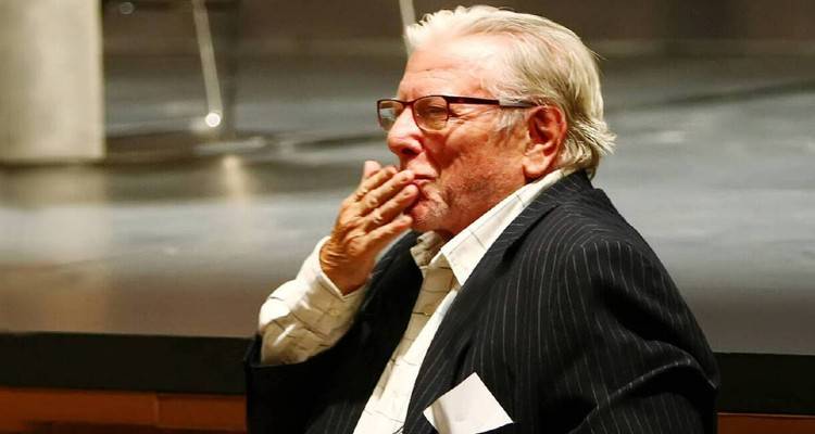 &Pi;έ&theta;&alpha;&nu;&epsilon; &omicron; &Kappa;ώ&sigma;&tau;&alpha;&sigmaf; &Beta;&omicron;&upsilon;&tau;&sigma;ά&sigmaf;: Έ&nu;&alpha;&sigmaf; &alpha;&epsilon;&iota;&theta;&alpha;&lambda;ή&sigmaf; &epsilon;&rho;&alpha;&sigma;&tau;ή&sigmaf; &tau;&eta;&sigmaf; &sigma;&kappa;&eta;&nu;ή&sigmaf; &kappa;&alpha;&iota; &tau;&eta;&sigmaf; &zeta;&omega;ή&sigmaf;