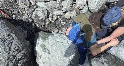 Αλάσκα: Καταπλακώθηκε από βράχο 318 κιλών -Απίστευτη ιστορία 61χρονου που νίκησε τον θάνατο