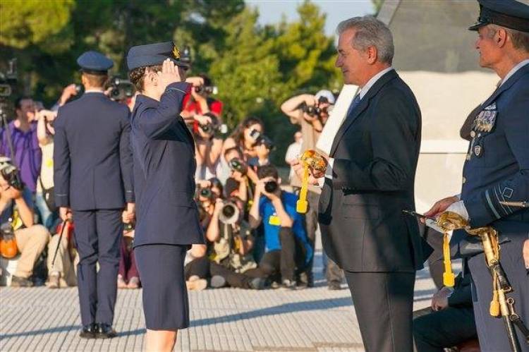 &Tau;&rho;&omicron;&pi;&omicron;&lambda;&omicron;&gamma;ί&alpha; &Alpha;&beta;&rho;&alpha;&mu;ό&pi;&omicron;&upsilon;&lambda;&omicron;&upsilon; &gamma;&iota;&alpha; &nu;&alpha; &laquo;&pi;&epsilon;&tau;ά&epsilon;&iota;&raquo; &omega;&sigmaf; &upsilon;&pi;&omicron;&upsilon;&rho;&gamma;ό&sigmaf; Ά&mu;&upsilon;&nu;&alpha;&sigmaf; &mu;&epsilon; &tau;&omicron; &pi;&rho;&omega;&theta;&upsilon;&pi;&omicron;&upsilon;&rho;&gamma;&iota;&kappa;ό &alpha;&epsilon;&rho;&omicron;&sigma;&kappa;ά&phi;&omicron;&sigmaf;