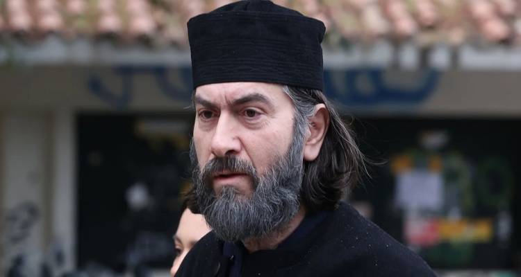 &Sigma;&epsilon; &nu;έ&alpha; &delta;ί&kappa;&eta; &omicron; &pi;&alpha;&tau;έ&rho;&alpha;&sigmaf; &Alpha;&nu;&tau;ώ&nu;&iota;&omicron;&sigmaf; &gamma;&iota;&alpha; &tau;&eta;&nu; &omicron;&iota;&kappa;&omicron;&nu;&omicron;&mu;&iota;&kappa;ή &delta;&iota;&alpha;&chi;&epsilon;ί&rho;&iota;&sigma;&eta; &sigma;&tau;&eta;&nu; &laquo;&Kappa;&iota;&beta;&omega;&tau;ό &tau;&omicron;&upsilon; &Kappa;ό&sigma;&mu;&omicron;&upsilon;&raquo;
