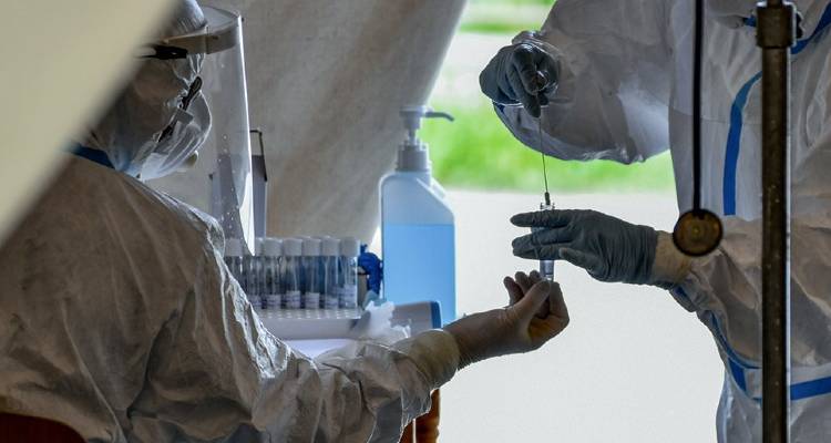 &Kappa;&omicron;&rho;&omega;&nu;&omicron;ϊό&sigmaf;: &Sigma;&tau;&alpha; 1.526 &tau;&alpha; &nu;έ&alpha; &kappa;&rho;&omicron;ύ&sigma;&mu;&alpha;&tau;&alpha; | 277 &omicron;&iota; &delta;&iota;&alpha;&sigma;&omega;&lambda;&eta;&nu;&omega;&mu;έ&nu;&omicron;&iota;, 20 &theta;ά&nu;&alpha;&tau;&omicron;&iota;