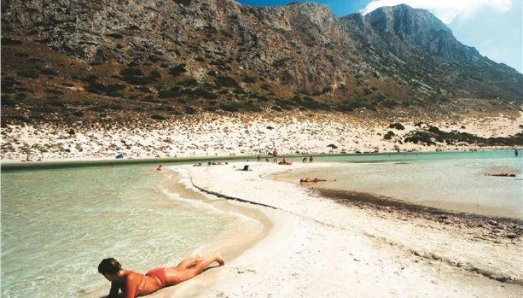 Τέσσερις ελληνικές παραλίες στις 100 καλύτερες του κόσμου, σύμφωνα με το CNN