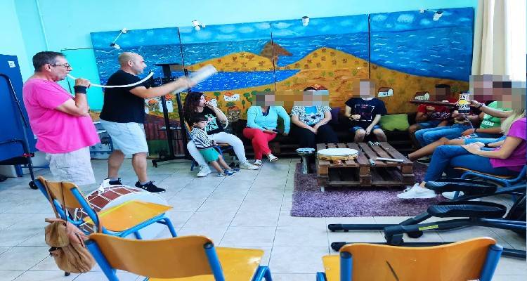 &Mu;&epsilon;&tau;ά &mu;&omicron;&upsilon;&sigma;&iota;&kappa;ή&sigmaf; &eta; &pi;&rho;ώ&tau;&eta; &mu;έ&rho;&alpha; &sigma;&tau;&omicron; &Epsilon;&iota;&delta;&iota;&kappa;ό &Sigma;&chi;&omicron;&lambda;&epsilon;ί&omicron; &Rho;&epsilon;&pi;&alpha;&nu;&iota;&delta;ί&omicron;&upsilon;