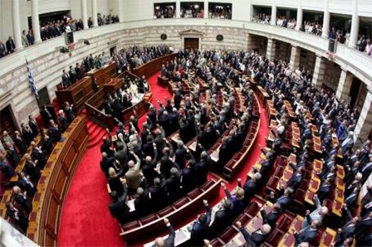 &Sigma;&tau;&eta; &Beta;&omicron;&upsilon;&lambda;ή &kappa;&alpha;&tau;&alpha;&tau;έ&theta;&eta;&kappa;&epsilon; &tau;&omicron; &pi;&rho;ώ&tau;&omicron; &pi;&alpha;&kappa;έ&tau;&omicron; &mu;έ&tau;&rho;&omega;&nu;