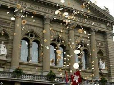 Οι Ελβετοί ψηφίζουν για βασικό μισθό 2000 ευρώ