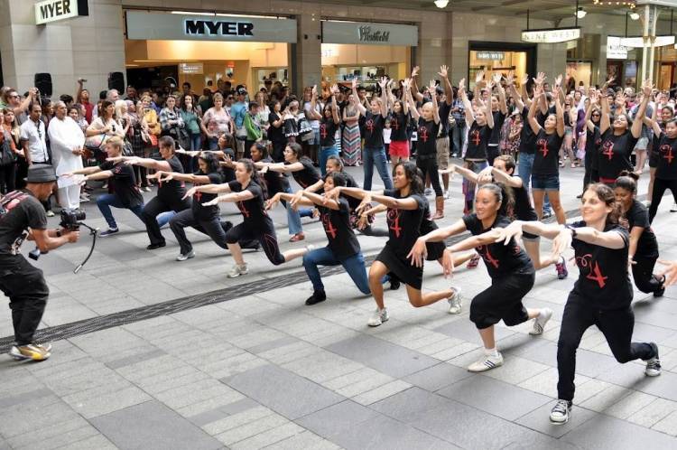 Το Flash – Mob έρχεται Λήμνο | Χορέψτε, εξαφανιστείτε, τελειώσατε! (mp3)