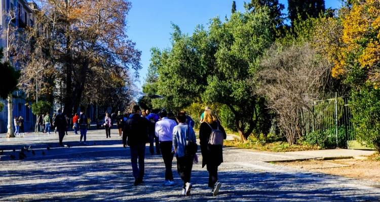 &Tau;&omicron; &pi;&alpha;&kappa;έ&tau;&omicron; &mu;&epsilon; &tau;&iota;&sigmaf; &phi;&omicron;&rho;&omicron;&lambda;&omicron;&gamma;&iota;&kappa;έ&sigmaf; &pi;&alpha;&rho;&epsilon;&mu;&beta;ά&sigma;&epsilon;&iota;&sigmaf; &pi;&omicron;&upsilon; έ&rho;&chi;&omicron;&nu;&tau;&alpha;&iota; &mu;έ&sigma;&alpha; &sigma;&tau;&omicron; 2025 | Έ&mu;&phi;&alpha;&sigma;&eta; &sigma;&tau;&eta;&nu; &epsilon;&nu;ί&sigma;&chi;&upsilon;&sigma;&eta; &tau;&eta;&sigmaf; &mu;&epsilon;&sigma;&alpha;ί&alpha;&sigmaf; &tau;ά&xi;&eta;&sigmaf;