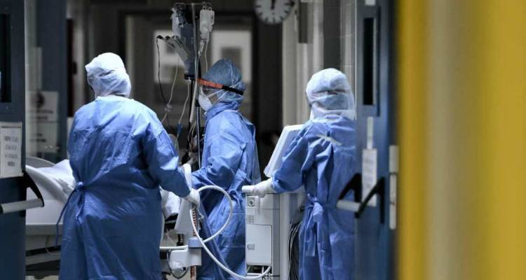 Κορωνοϊός: Στα 306 τα νέα κρούσματα, τα 165 στην Αττική | 100 διασωληνωμένοι