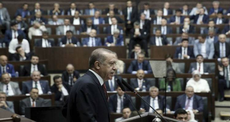 &Tau;&omicron;&upsilon;&rho;&kappa;ί&alpha;: &Epsilon;&gamma;&kappa;&rho;ί&theta;&eta;&kappa;&epsilon; &tau;&omicron; &delta;&rho;&alpha;&kappa;ό&nu;&tau;&epsilon;&iota;&omicron; &laquo;&alpha;&nu;&tau;&iota;&tau;&rho;&omicron;&mu;&omicron;&kappa;&rho;&alpha;&tau;&iota;&kappa;ό&raquo; &nu;&omicron;&mu;&omicron;&sigma;&chi;έ&delta;&iota;&omicron;