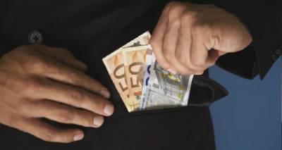 &Epsilon;&xi;&iota;&chi;&nu;&iota;ά&sigma;&tau;&eta;&kappa;&epsilon; &pi;&epsilon;&rho;ί&pi;&tau;&omega;&sigma;&eta; &alpha;&pi;ά&tau;&eta;&sigmaf; &sigma;&epsilon; &beta;ά&rho;&omicron;&sigmaf; &pi;&omicron;&lambda;ί&tau;&eta; &sigma;&tau;&eta; &Lambda;ή&mu;&nu;&omicron;