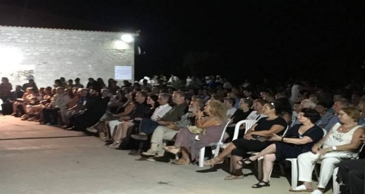 &laquo;&Tau;&alpha; &Kappa;&alpha;&mu;ί&nu;&iota;&alpha; &tau;&eta; &delta;&epsilon;&kappa;&alpha;&epsilon;&tau;ί&alpha; 1920 &ndash; 1930&raquo; &kappa;&alpha;&iota; &eta; &delta;&omega;&rho;&epsilon;ά &epsilon;&nu;ό&sigmaf; &omicron;&mu;&omicron;&gamma;&epsilon;&nu;ή &mu;&epsilon; &tau;&omicron; &beta;&lambda;έ&mu;&mu;&alpha; &sigma;&tau;&omicron; &mu;έ&lambda;&lambda;&omicron;&nu; (&beta;ί&nu;&tau;&epsilon;&omicron;)