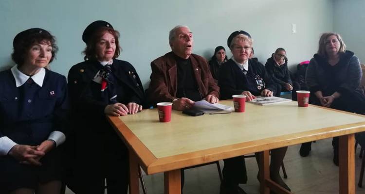 &Omicron; &Epsilon;&rho;&upsilon;&theta;&rho;ό&sigmaf; &Sigma;&tau;&alpha;&upsilon;&rho;ό&sigmaf; &Lambda;ή&mu;&nu;&omicron;&upsilon; &mu;&epsilon;&tau;έ&delta;&omega;&sigma;&epsilon; &tau;&omicron; &mu;ή&nu;&upsilon;&mu;&alpha; &tau;&omicron;&upsilon; &epsilon;&theta;&epsilon;&lambda;&omicron;&nu;&tau;&iota;&sigma;&mu;&omicron;ύ &sigma;&tau;&omicron;&upsilon;&sigmaf; &mu;&alpha;&theta;&eta;&tau;έ&sigmaf; &tau;&omicron;&upsilon; &Gamma;&upsilon;&mu;&nu;&alpha;&sigma;ί&omicron;&upsilon; &Mu;&omicron;ύ&delta;&rho;&omicron;&upsilon; (photos)