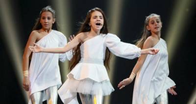 &Alpha;&delta;&alpha;&mu;&alpha;&nu;&tau;ί&alpha; &kappa;&alpha;&iota; &Gamma;&epsilon;&omega;&rho;&gamma;ί&alpha; &Mu;&alpha;&sigma;&tau;&rho;&omicron;&delta;&omicron;ύ&kappa;&alpha;: &Omicron;&iota; &mu;&iota;&kappa;&rho;έ&sigmaf; &alpha;&rho;&tau;ί&sigma;&tau;&epsilon;&sigmaf; &alpha;&pi;ό &tau;&eta; &Lambda;ή&mu;&nu;&omicron; &sigma;&tau;&eta; &sigma;&kappa;&eta;&nu;ή &tau;&eta;&sigmaf; Junior Eurovision! (video)