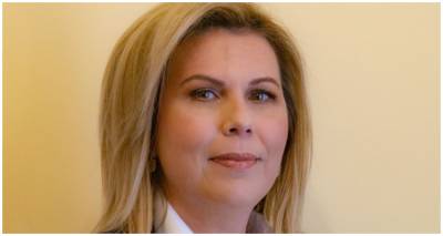 &laquo;&Nu;ί&kappa;&eta; &gamma;&iota;&alpha; &tau;&eta; &Lambda;ή&mu;&nu;&omicron;&raquo;: &Tau;&alpha; &theta;έ&mu;&alpha;&tau;&alpha; &pi;&omicron;&upsilon; έ&theta;&epsilon;&sigma;&epsilon; &eta; &Epsilon;&lambda;&epsilon;&omicron;&nu;ώ&rho;&alpha; &Gamma;&epsilon;ώ&rho;&gamma;&alpha; &sigma;&tau;&omicron; &Delta;&eta;&mu;&omicron;&tau;&iota;&kappa;ό &Sigma;&upsilon;&mu;&beta;&omicron;ύ&lambda;&iota;&omicron;