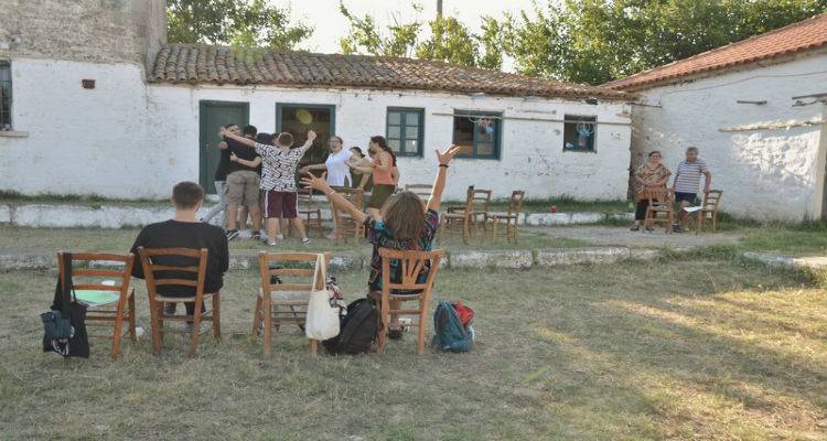 &laquo;&Pi;&epsilon;&sigmaf; &mu;&omicron;&upsilon; &pi;&alpha;&pi;&pi;&omicron;ύ&raquo;: 2 &kappa;&alpha;&iota; 3 &Alpha;&upsilon;&gamma;&omicron;ύ&sigma;&tau;&omicron;&upsilon; &sigma;&tau;&omicron; &Kappa;&tau;ή&mu;&alpha; &laquo;&Mu;&eta;&tau;&rho;ό&pi;&omicron;&lambda;&eta;&raquo; (photos)