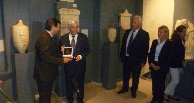 &Epsilon;&pi;ί&tau;&iota;&mu;&omicron;&sigmaf; &Delta;&eta;&mu;ό&tau;&eta;&sigmaf; &Lambda;ή&mu;&nu;&omicron;&upsilon; &alpha;&nu;&alpha;&kappa;&eta;&rho;ύ&chi;&theta;&eta;&kappa;&epsilon; &omicron; &Pi;&rho;&omicron;&kappa;ό&pi;&eta;&sigmaf; &Pi;&alpha;&upsilon;&lambda;ό&pi;&omicron;&upsilon;&lambda;&omicron;&sigmaf; (mp3+photos)