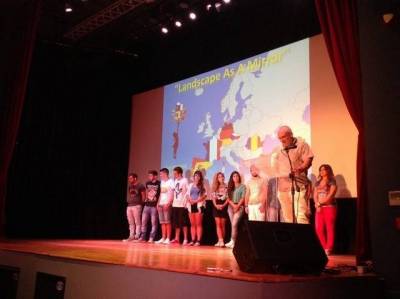 Οι μαθητές του ΕΠΑΛ Μύρινας έκαναν «το τοπίο καθρέφτη» και ταξίδεψαν το κοινό (photos)