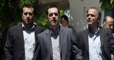 &Epsilon;&kappa;&tau;&alpha;&kappa;&tau;&eta; &sigma;ύ&sigma;&kappa;&epsilon;&psi;&eta; &sigma;&upsilon;&gamma;&kappa;&alpha;&lambda;&epsilon;ί &omicron; &Tau;&sigma;ί&pi;&rho;&alpha;&sigmaf; &sigma;&tau;&eta; &Beta;&omicron;&upsilon;&lambda;ή &mu;&epsilon; &kappa;&upsilon;&beta;&epsilon;&rho;&nu;&eta;&tau;&iota;&kappa;ά &kappa;&alpha;&iota; &kappa;&omicron;&mu;&mu;&alpha;&tau;&iota;&kappa;ά &sigma;&tau;&epsilon;&lambda;έ&chi;&eta;