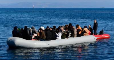 &Tau;&epsilon;&lambda;&epsilon;&upsilon;&tau;&alpha;ί&alpha; &epsilon;&xi;έ&lambda;&iota;&xi;&eta;: 31 &pi;&alpha;&rho;ά&nu;&omicron;&mu;&omicron;&iota; &mu;&epsilon;&tau;&alpha;&nu;ά&sigma;&tau;&epsilon;&sigmaf; έ&phi;&tau;&alpha;&sigma;&alpha;&nu; &sigma;ή&mu;&epsilon;&rho;&alpha; &tau;&omicron; &pi;&rho;&omega;ί &sigma;&tau;&eta; &Lambda;ή&mu;&nu;&omicron;