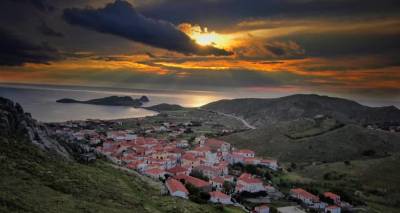 Μέγας Εσπερινός στον Άγιο Γεώργιο Πλατέος για την Αγία Σοφία και τις θυγατέρες της