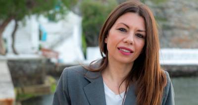 &Phi;. &Mu;&epsilon;&lambda;ά&tau;&omicron;&upsilon;: &laquo;&Theta;&alpha; &tau;&iota;&mu;ή&sigma;&omega; &kappa;ά&theta;&epsilon; &psi;ή&phi;&omicron; &kappa;&alpha;&iota; &theta;&alpha; &sigma;&upsilon;&mu;&beta;ά&lambda;&lambda;&omega; &tau;&alpha; &mu;έ&gamma;&iota;&sigma;&tau;&alpha; &gamma;&iota;&alpha; &tau;&eta;&nu; &alpha;&nu;ά&pi;&tau;&upsilon;&xi;&eta; &kappa;&alpha;&iota; &tau;&eta;&nu; &pi;&rho;ό&omicron;&delta;&omicron; &tau;&omega;&nu; &nu;&eta;&sigma;&iota;ώ&nu; &mu;&alpha;&sigmaf;&raquo;