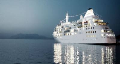 &Sigma;&tau;&eta; &Lambda;ή&mu;&nu;&omicron; &sigma;ή&mu;&epsilon;&rho;&alpha; &tau;&omicron; &kappa;&rho;&omicron;&upsilon;&alpha;&zeta;&iota;&epsilon;&rho;ό&pi;&lambda;&omicron;&iota;&omicron; Silver Wind (photos)