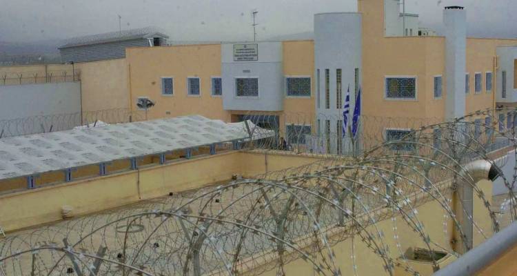 &Phi;&upsilon;&lambda;&alpha;&kappa;έ&sigmaf; &Delta;&omicron;&mu;&omicron;&kappa;&omicron;ύ: &Alpha;&pi;ό &mu;&iota;&kappa;&rho;ή &alpha;&pi;ό&sigma;&tau;&alpha;&sigma;&eta; &delta;έ&chi;&theta;&eta;&kappa;&epsilon; &tau;&iota;&sigmaf; &delta;ύ&omicron; &sigma;&phi;&alpha;ί&rho;&epsilon;&sigmaf; &sigma;&tau;&omicron; &kappa;&epsilon;&phi;ά&lambda;&iota; &omicron; Έ&lambda;&lambda;&eta;&nu;&alpha;&sigmaf; &iota;&sigma;&omicron;&beta;ί&tau;&eta;&sigmaf; | &Tau;&iota; ά&lambda;&lambda;&omicron; έ&delta;&epsilon;&iota;&xi;&epsilon; &eta; &nu;&epsilon;&kappa;&rho;&omicron;&tau;&omicron;&mu;ή