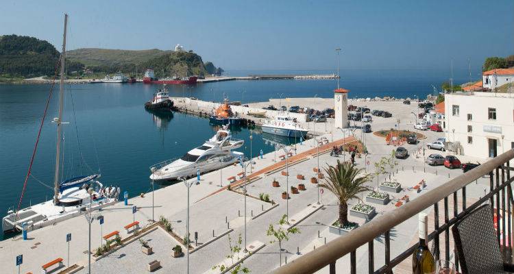 Η βελτίωση του λιμανιού της Μύρινας και των αεροπορικών συνδέσεων της Λήμνου στο στόχαστρο της Περιφέρειας