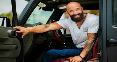 Μάκης Καλαράς: Ο ασημένιος παραολυμπιονίκης «δαμάζει» τα κύματα κάνοντας water ski στη Λήμνο (photos+video)