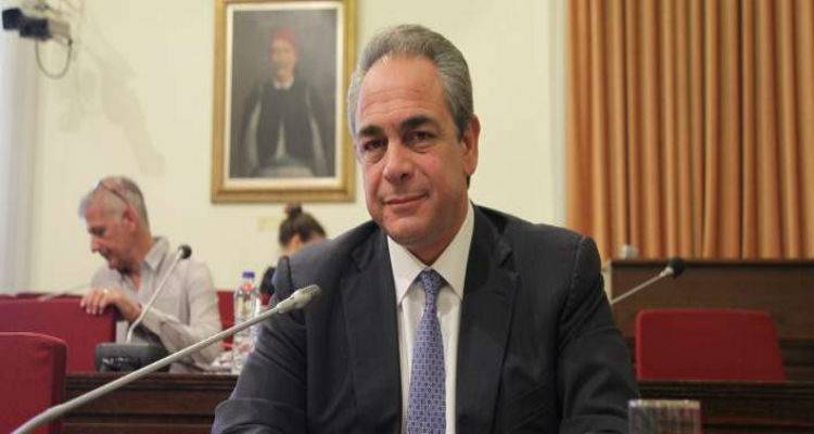 &Mu;ί&chi;&alpha;&lambda;&omicron;&sigmaf;: &Pi;&rho;&omicron;&tau;&epsilon;&rho;&alpha;&iota;ό&tau;&eta;&tau;&alpha; &eta; &mu;&epsilon;ί&omega;&sigma;&eta; &tau;&eta;&sigmaf; &alpha;&nu;&epsilon;&rho;&gamma;ί&alpha;&sigmaf; | &Omicron;&iota; &pi;&rho;&omicron;&tau;ά&sigma;&epsilon;&iota;&sigmaf; &gamma;&iota;&alpha; &tau;&alpha; &epsilon;&rho;&gamma;&alpha;&sigma;&iota;&alpha;&kappa;ά