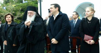 &Epsilon;&upsilon;&theta;&epsilon;ί&epsilon;&sigmaf; &beta;&omicron;&lambda;έ&sigmaf; &Iota;&epsilon;&rho;ώ&nu;&upsilon;&mu;&omicron;&upsilon; &sigma;&epsilon; &Tau;&sigma;ί&pi;&rho;&alpha; &alpha;&pi;ό &tau;&omicron;&nu; Ά&gamma;&iota;&omicron; &Epsilon;&upsilon;&sigma;&tau;&rho;ά&tau;&iota;&omicron; | &Pi;&lambda;&omicron;ύ&sigma;&iota;&omicron; &phi;&omega;&tau;&omicron;&rho;&epsilon;&pi;&omicron;&rho;&tau;ά&zeta;