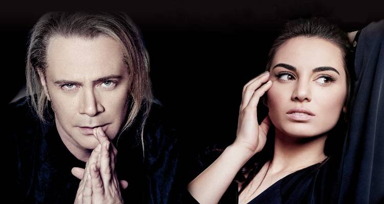 1&omicron; &Mu;&omicron;&upsilon;&sigma;&iota;&kappa;&omicron;&theta;&epsilon;&alpha;&tau;&rho;&iota;&kappa;ό &Phi;&epsilon;&sigma;&tau;&iota;&beta;ά&lambda; &Lambda;ή&mu;&nu;&omicron;&upsilon;: &Omicron; &Sigma;&tau;έ&phi;&alpha;&nu;&omicron;&sigmaf; &Kappa;&omicron;&rho;&kappa;&omicron;&lambda;ή&sigmaf; &sigma;&epsilon; έ&rho;&gamma;&alpha; &Mu;ί&kappa;&eta; &Theta;&epsilon;&omicron;&delta;&omega;&rho;ά&kappa;&eta;