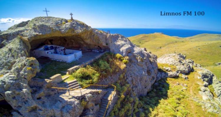 Τρίτη του Πάσχα στην Αγκαλιά του Βράχου | Έρχεται η Λειτουργία της Παναγιάς Κακαβιώτισσας